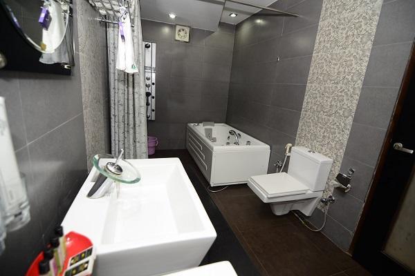 Hotel Little Palace Dibrugarh Dış mekan fotoğraf