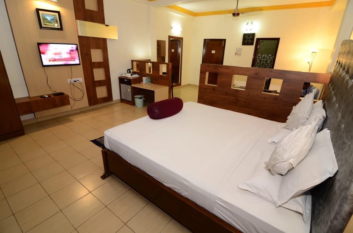 Hotel Little Palace Dibrugarh Dış mekan fotoğraf