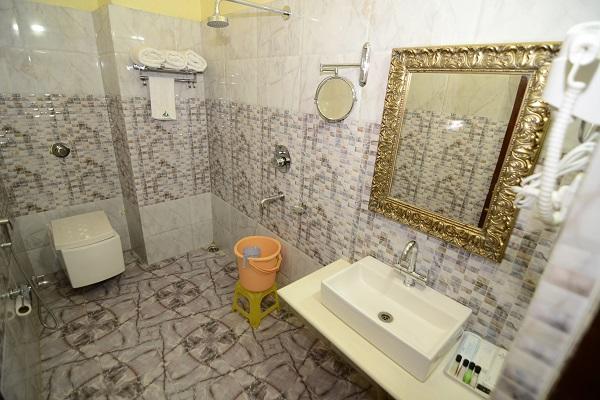 Hotel Little Palace Dibrugarh Dış mekan fotoğraf