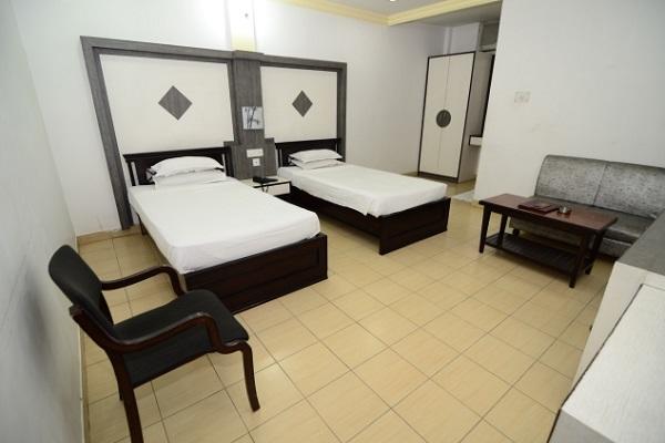 Hotel Little Palace Dibrugarh Dış mekan fotoğraf